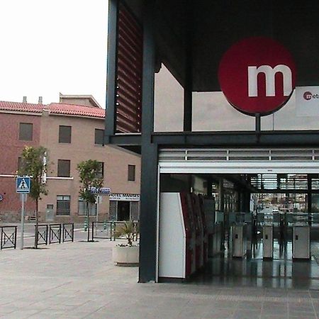 Hotel Манисес Екстериор снимка