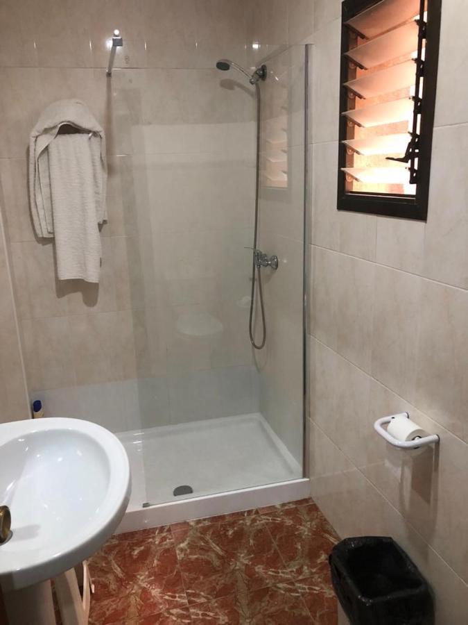 Hotel Манисес Екстериор снимка