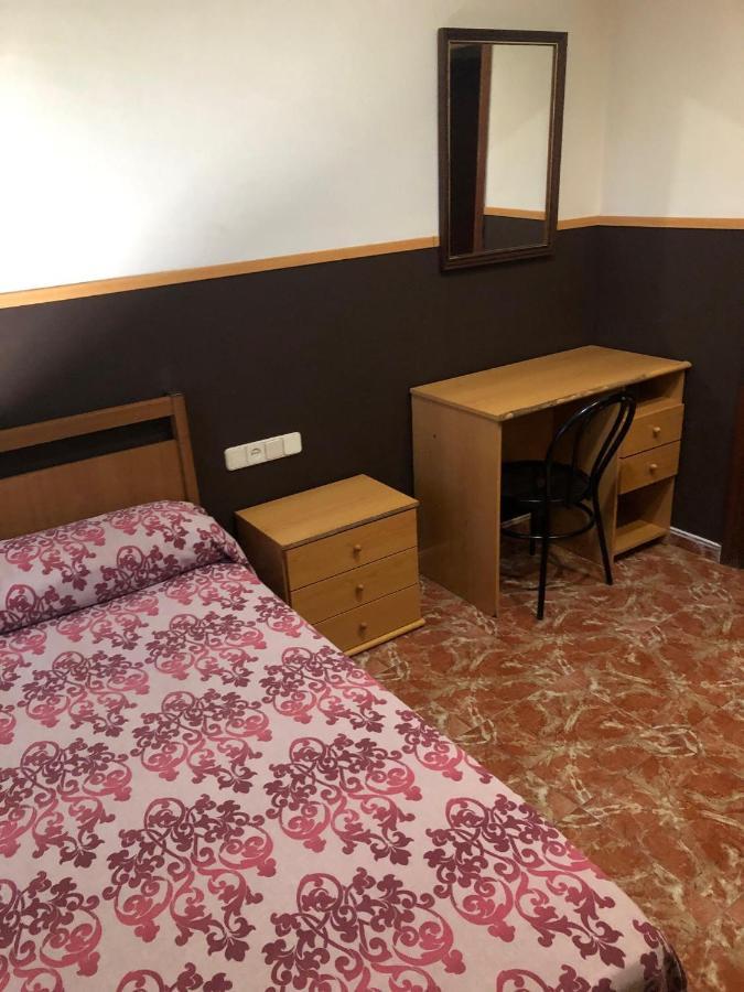Hotel Манисес Екстериор снимка