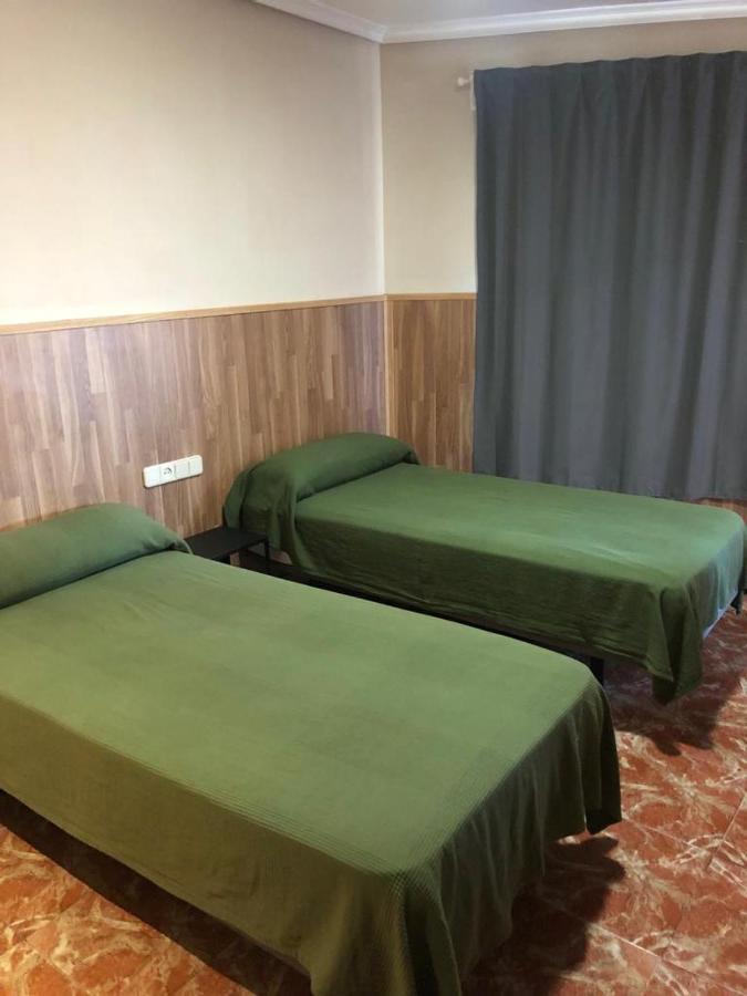 Hotel Манисес Екстериор снимка