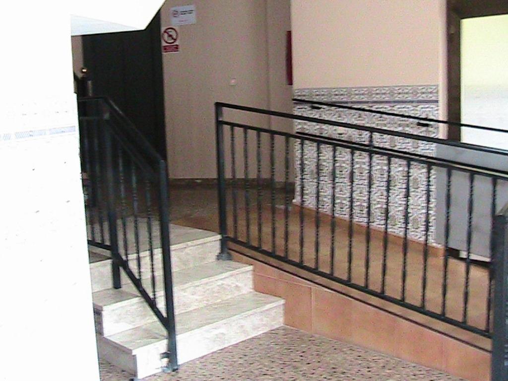 Hotel Манисес Екстериор снимка