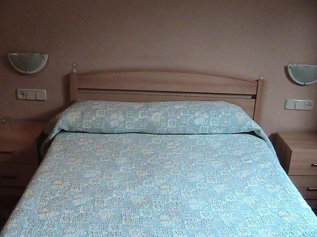 Hotel Манисес Екстериор снимка